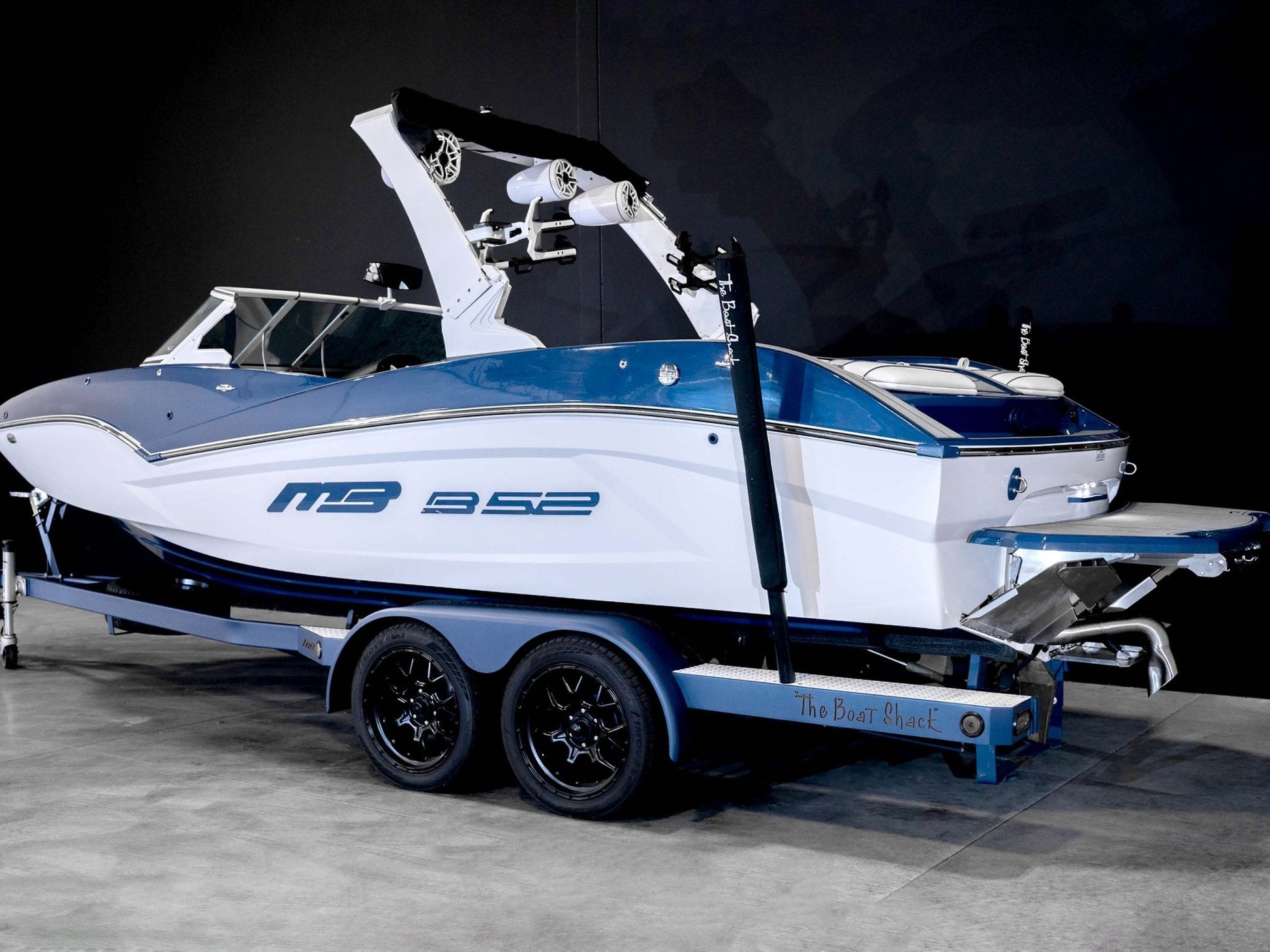 2021 MB B52 23 - BoardCo Boats