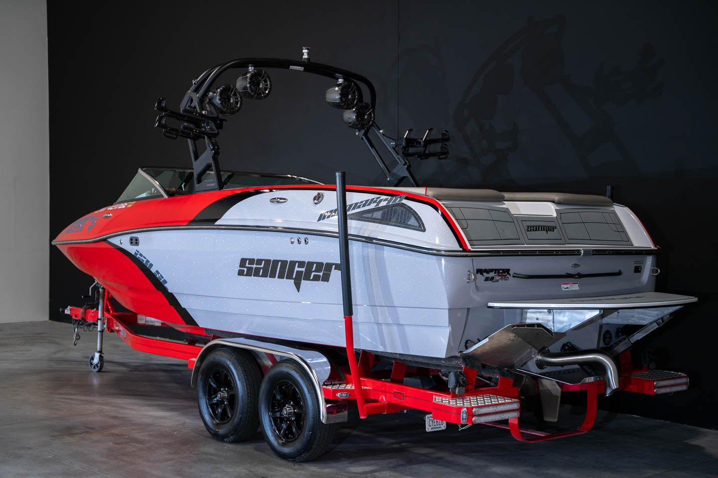2021 Sanger 231 SL Red / Grey / Black - BoardCo Boats