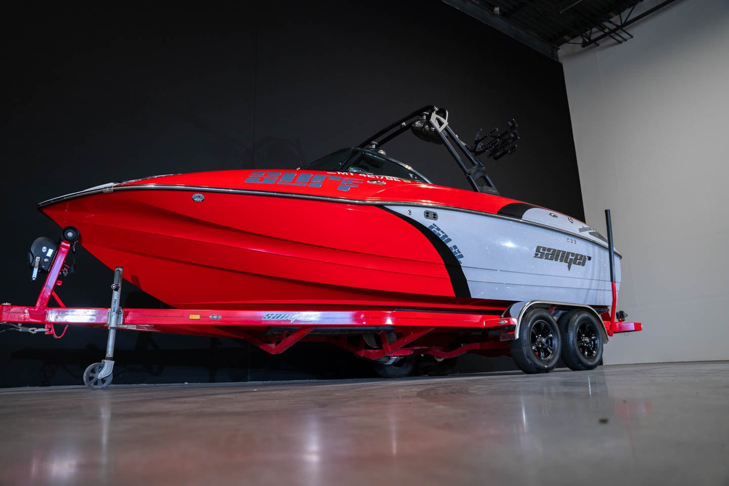 2021 Sanger 231 SL Red / Grey / Black - BoardCo Boats
