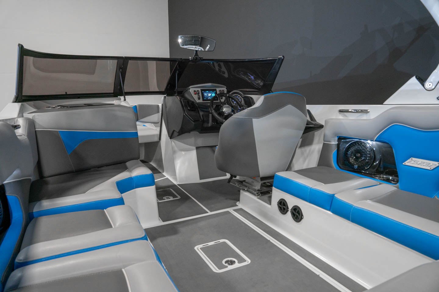 2021 Supreme ZS232 Bahama Flake / White - BoardCo Boats
