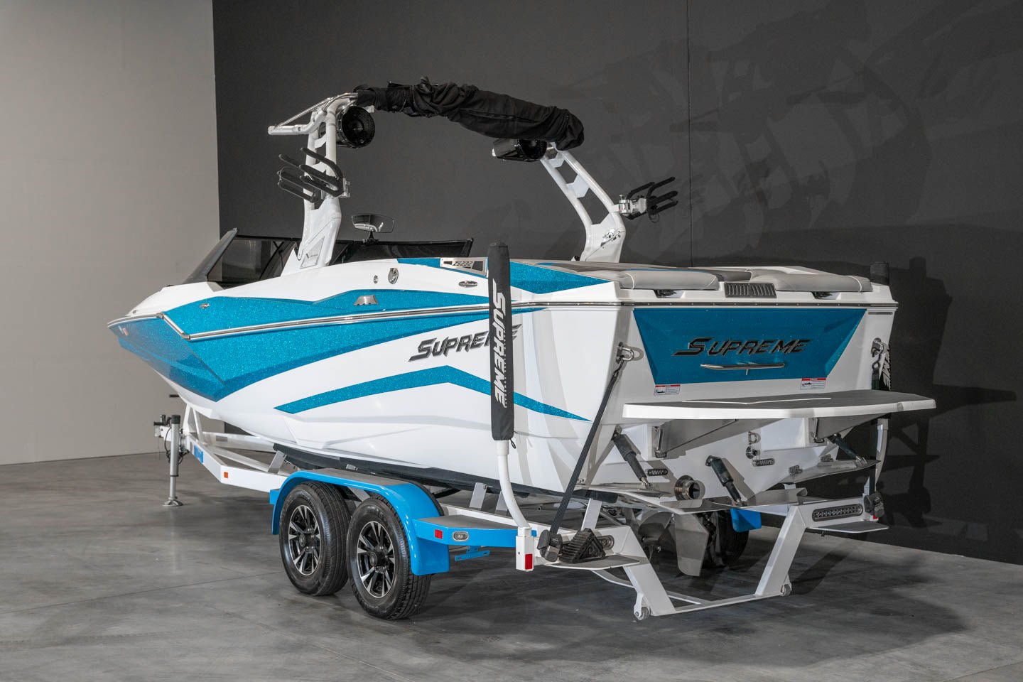 2021 Supreme ZS232 Bahama Flake / White - BoardCo Boats