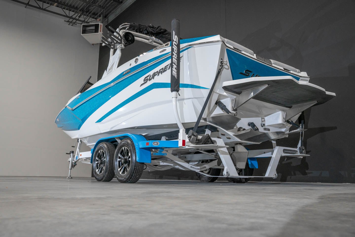 2021 Supreme ZS232 Bahama Flake / White - BoardCo Boats