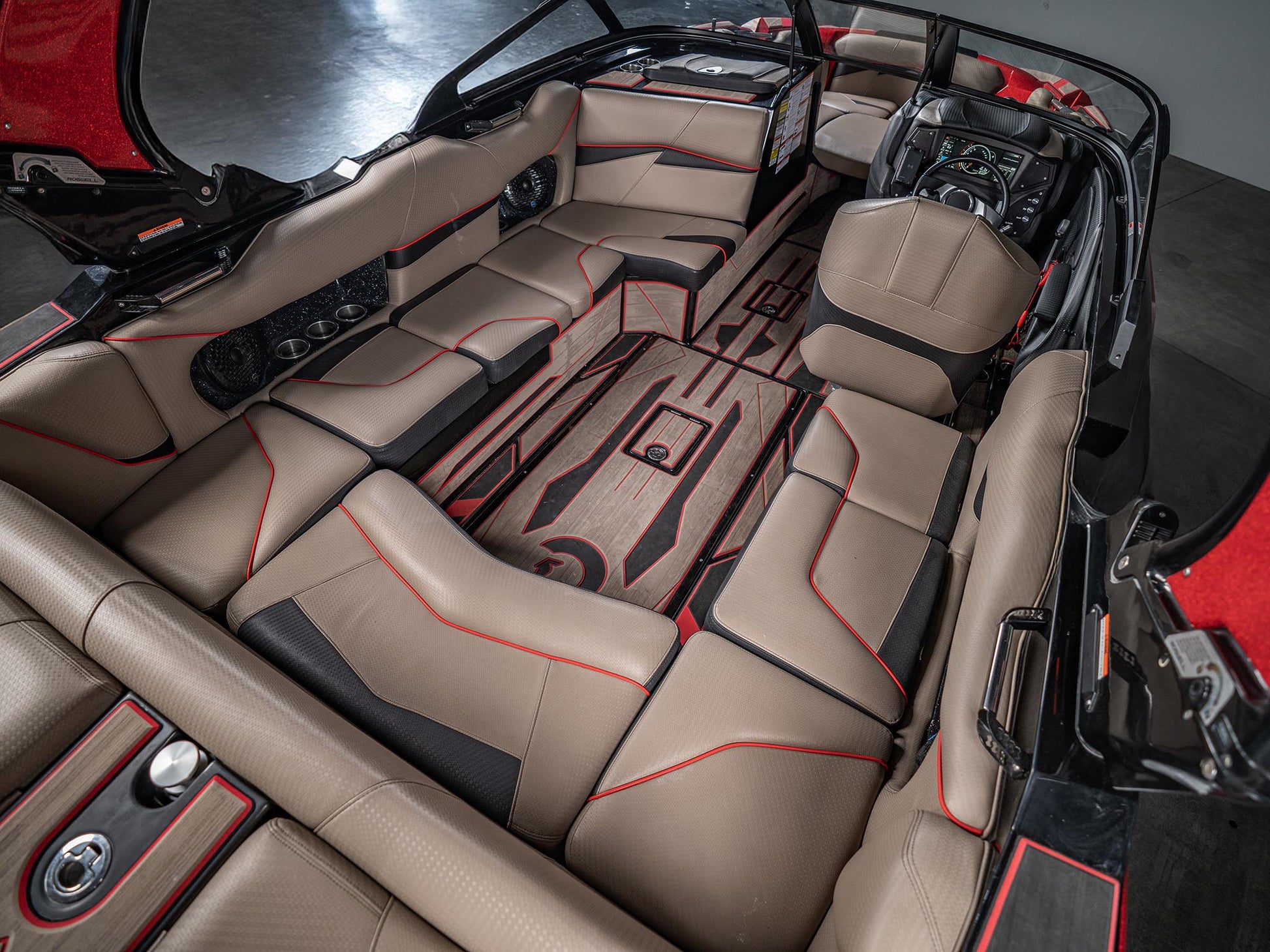 2022 Centurion Fi23 - Black / Red - BoardCo Boats