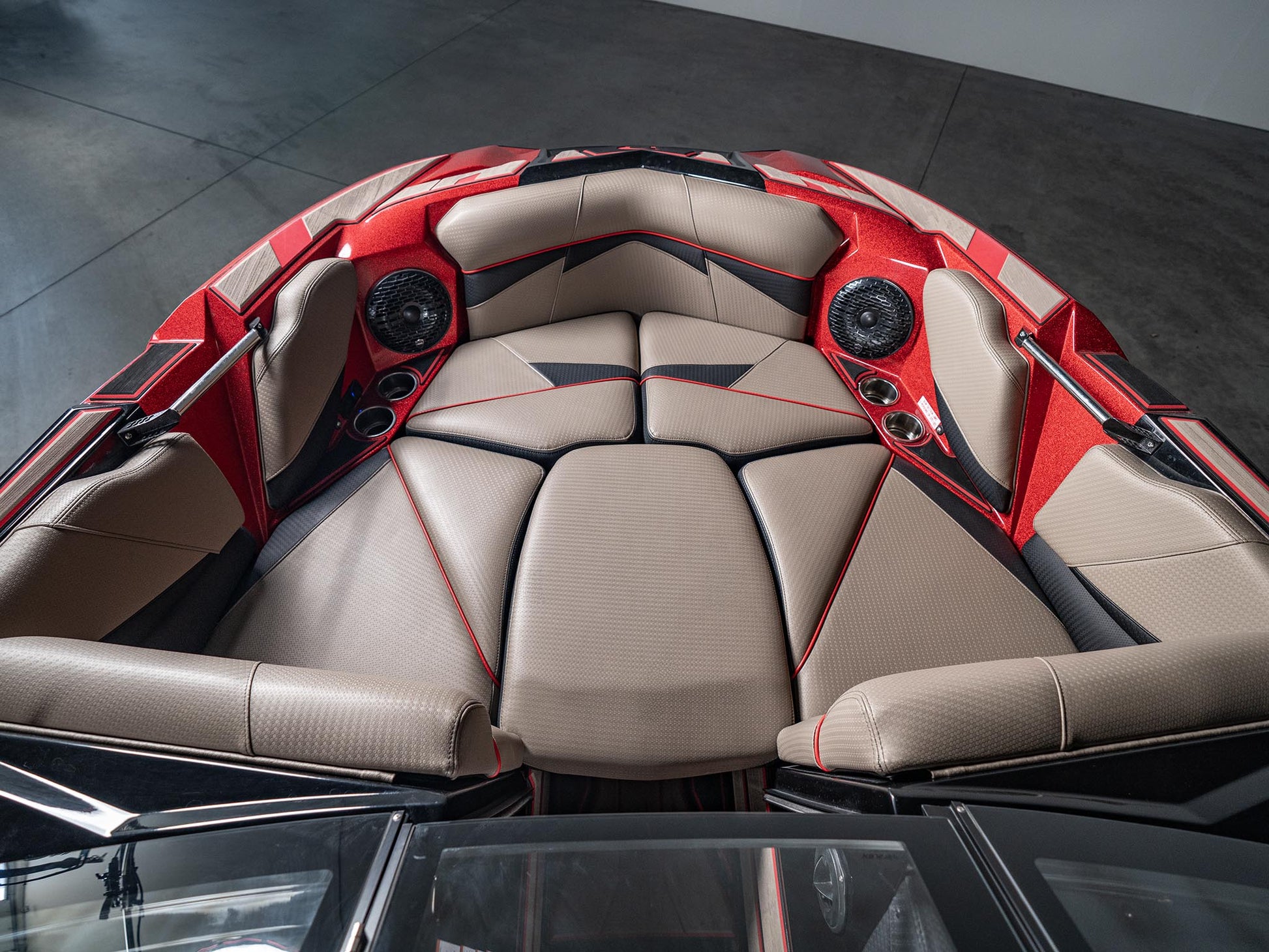 2022 Centurion Fi23 - Black / Red - BoardCo Boats