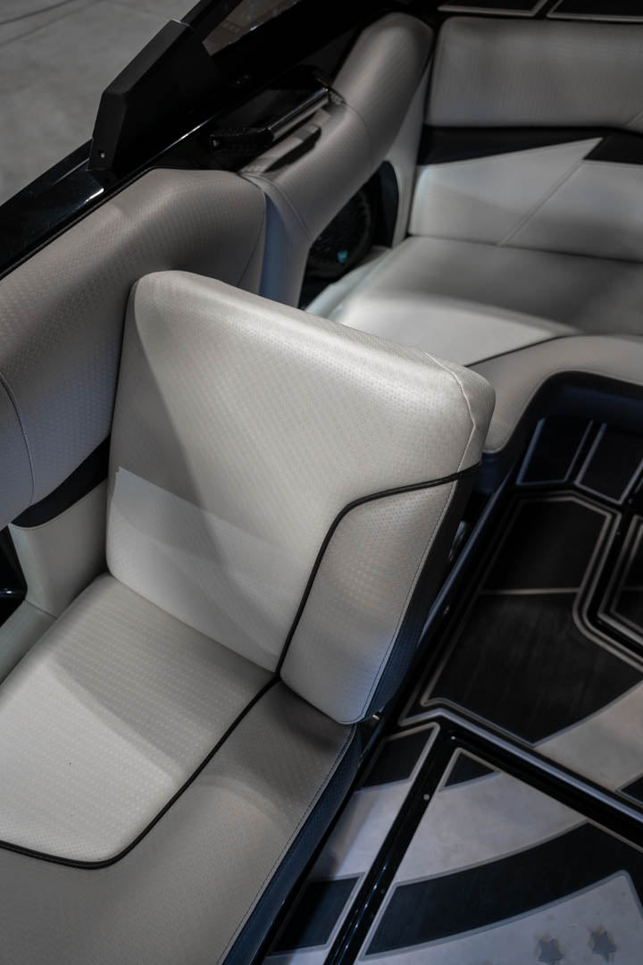 2022 Centurion Fi25 - BoardCo Boats