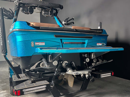 2022 Centurion Ri245 - Blue Flake / Black - BoardCo Boats