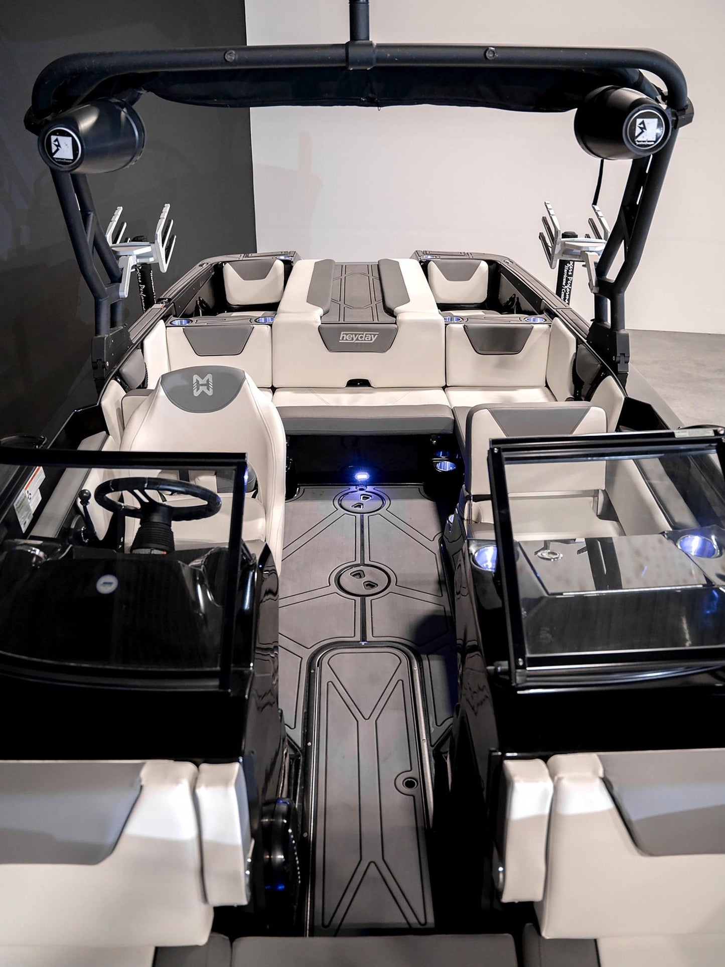 2022 Hey Day WT-Surf - Black/White - BoardCo Boats
