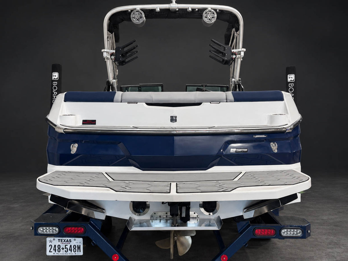 2022 Mastercraft NXT22 in BLUE w/ gray interior