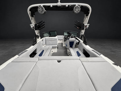 2022 Mastercraft NXT22 in BLUE w/ gray interior