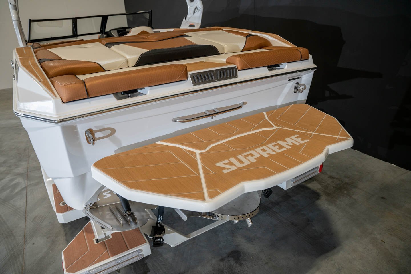 2022 Supreme S220 All White - BoardCo