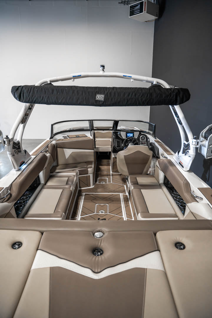 2022 Supreme S240 Black Flake / White - BoardCo Boats