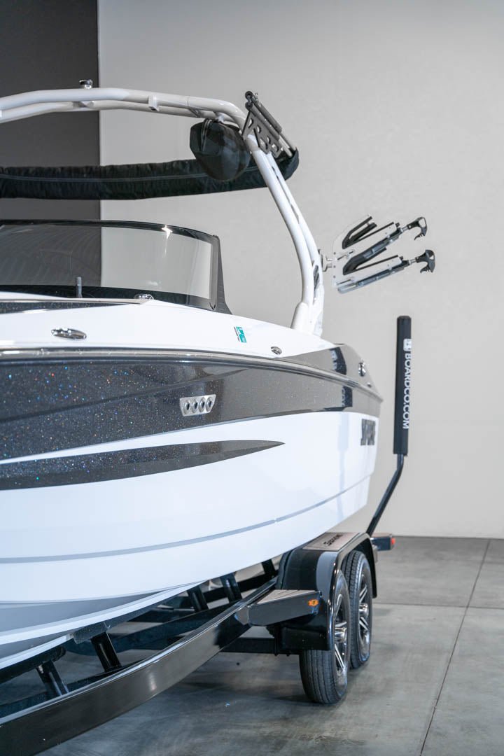 2022 Supreme S240 Black Flake / White - BoardCo Boats