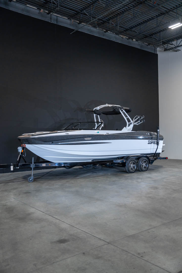 2022 Supreme S240 Black Flake / White - BoardCo Boats
