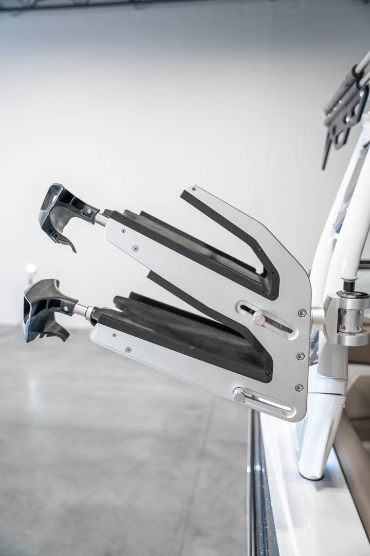 2022 Supreme S240 Black Flake / White - BoardCo Boats