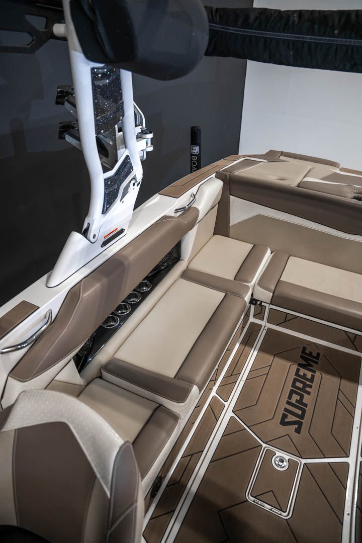 2022 Supreme S240 Black Flake / White - BoardCo Boats