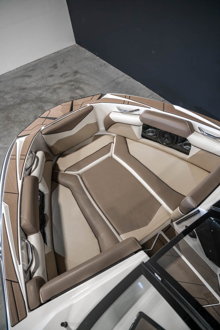 2022 Supreme S240 Black Flake / White - BoardCo Boats