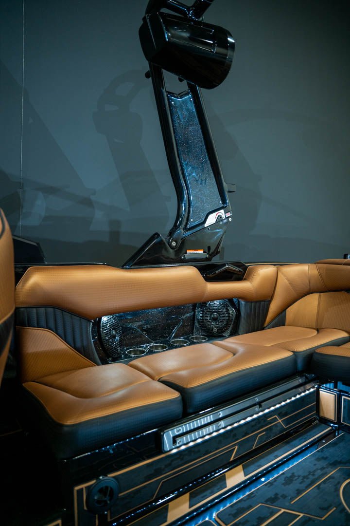 2023 Centurion Fi23 Black Flake / Black - BoardCo Boats