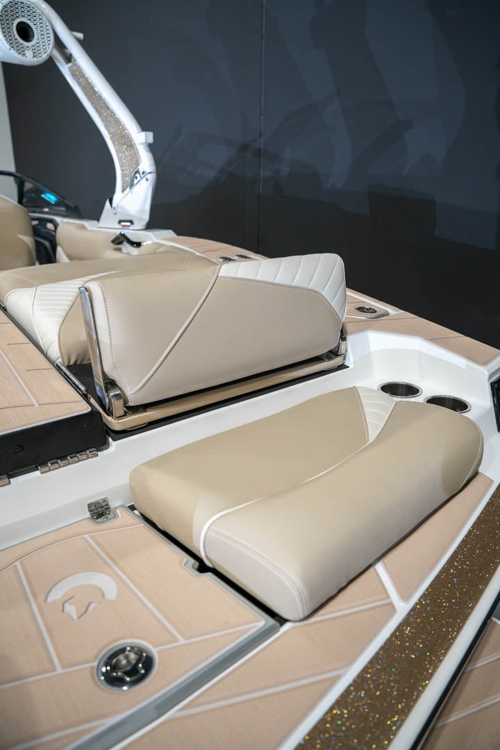 2023 Centurion Fi23 Champagne Flake / White - BoardCo