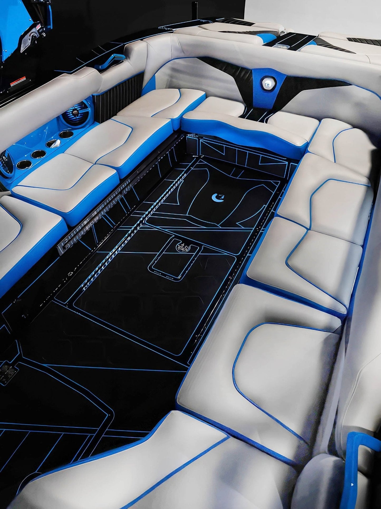 2023 Centurion Fi25 - Electric Blue/Black - BoardCo Boats