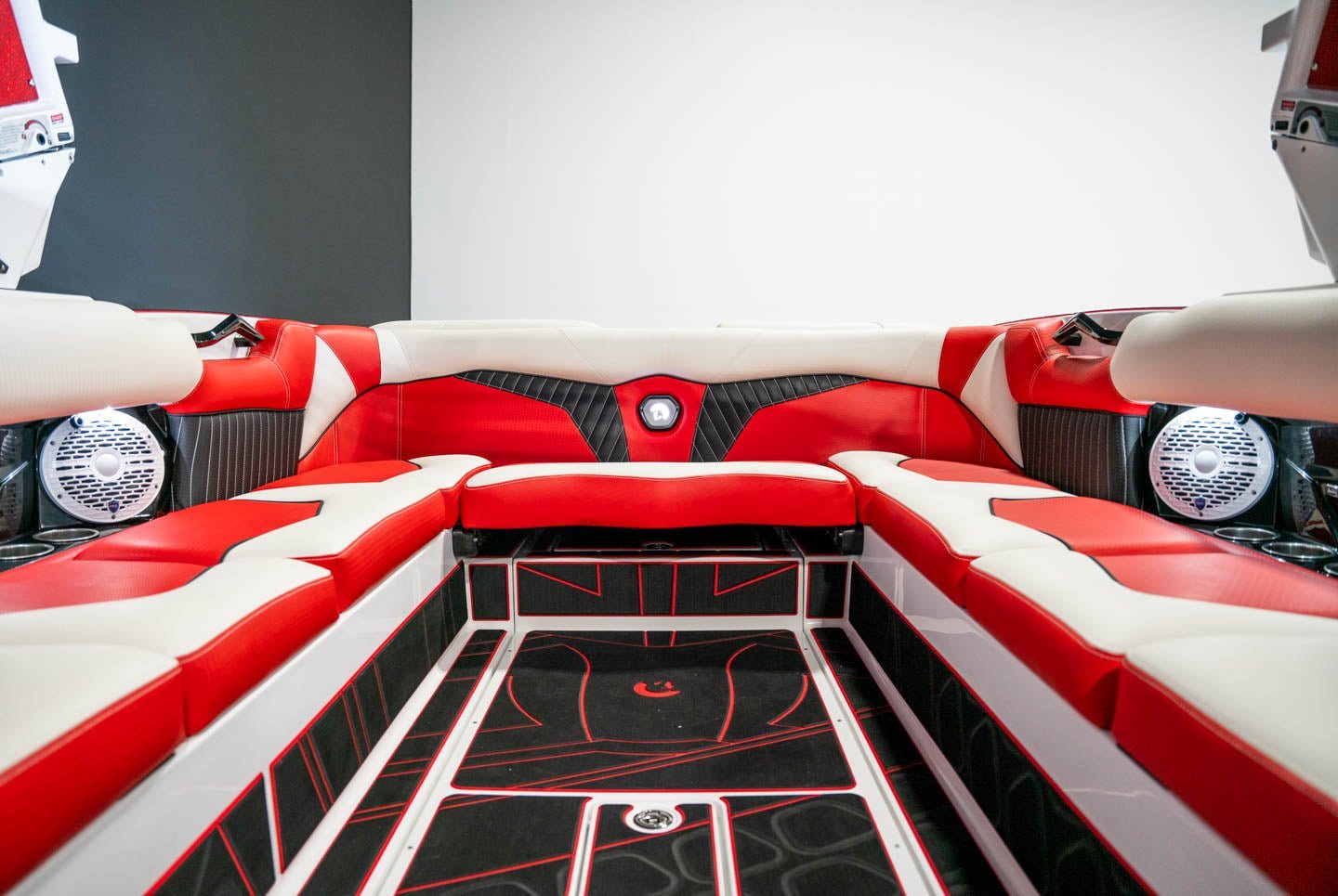 2023 Centurion Fi25 Fire Red Flake / White - BoardCo