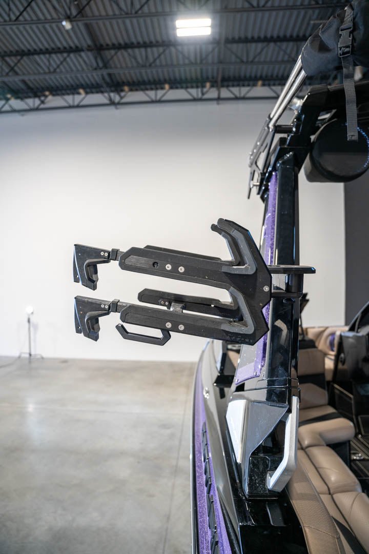 2023 Centurion Ri230 Black Flake / Purple Flake / Black - BoardCo Boats