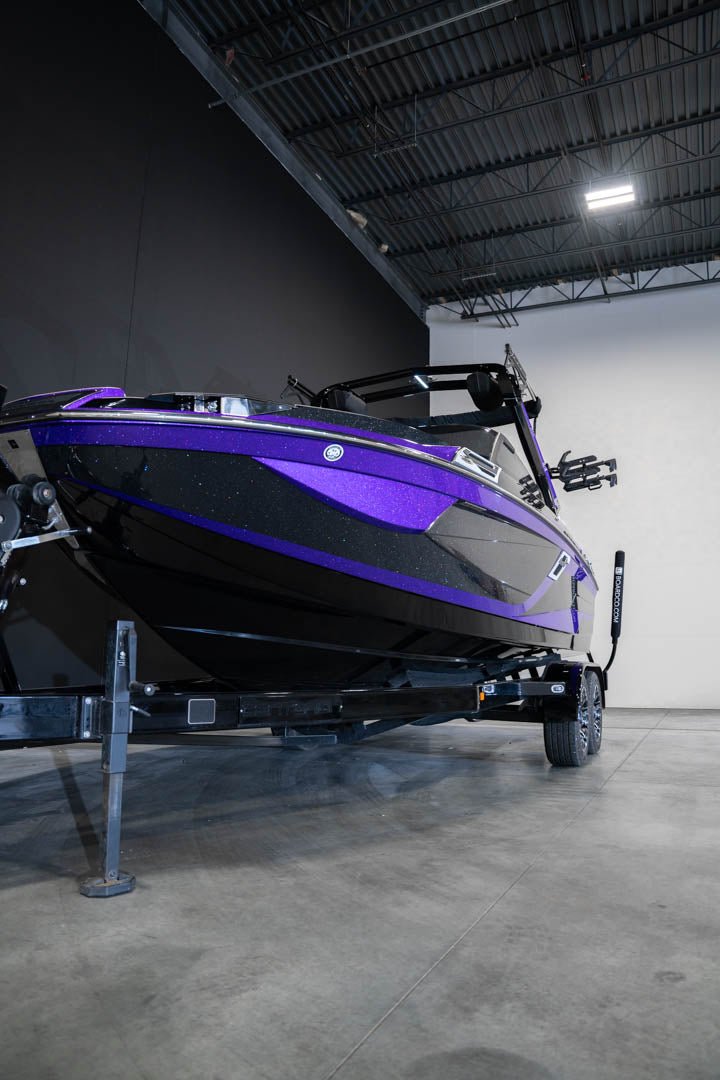 2023 Centurion Ri230 Black Flake / Purple Flake / Black - BoardCo Boats