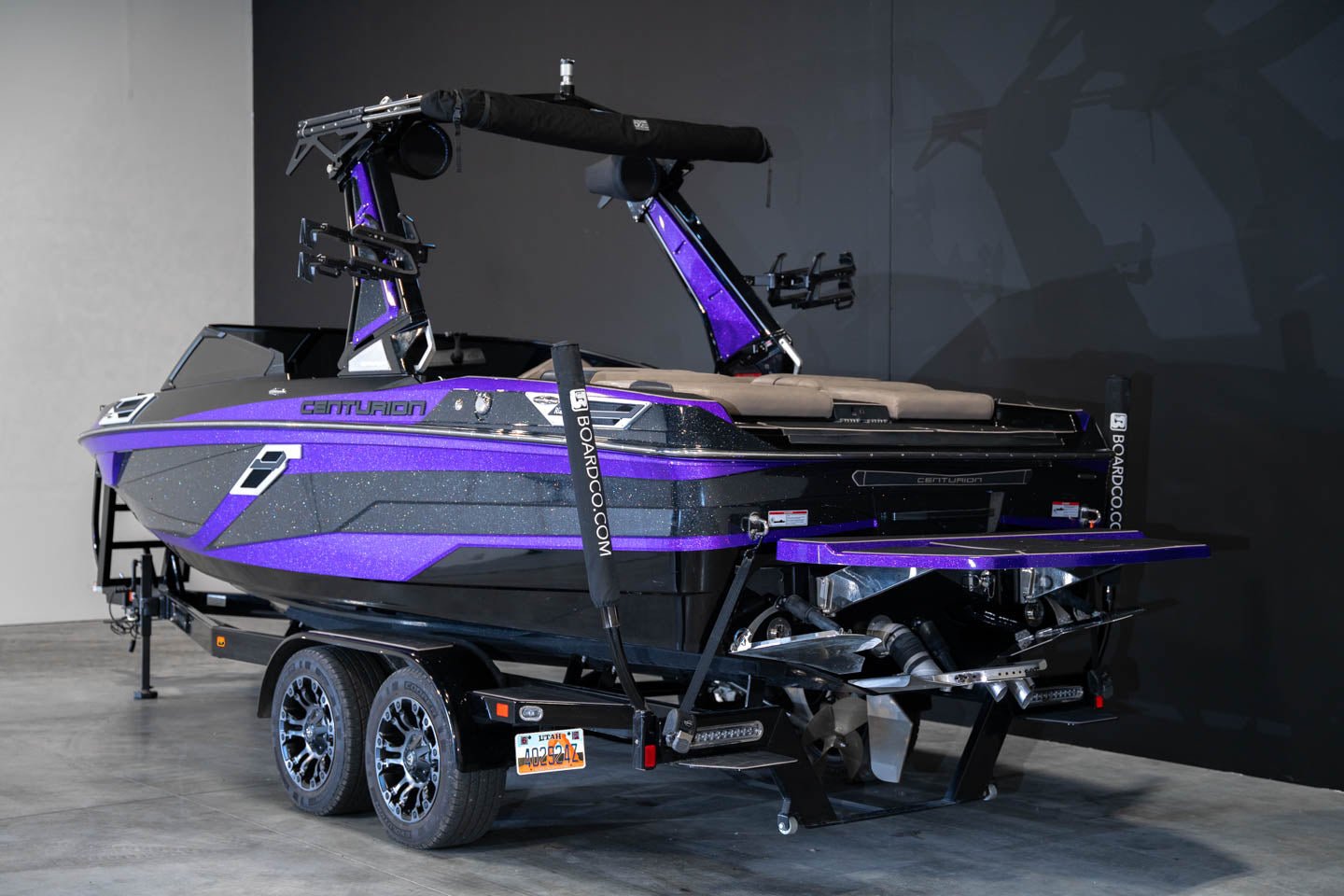 2023 Centurion Ri230 Black Flake / Purple Flake / Black - BoardCo Boats