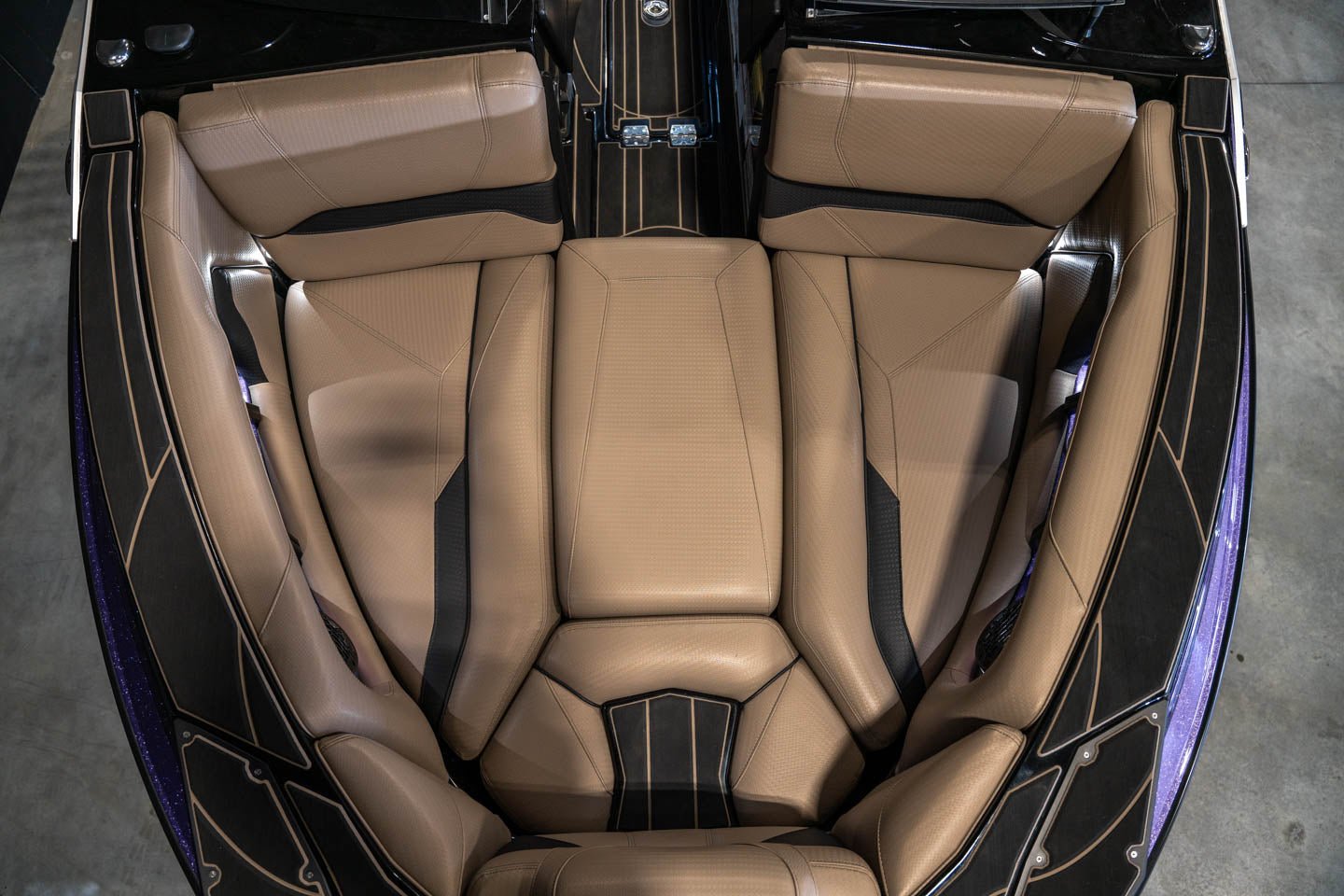 2023 Centurion Ri230 Black Flake / Purple Flake / Black - BoardCo Boats