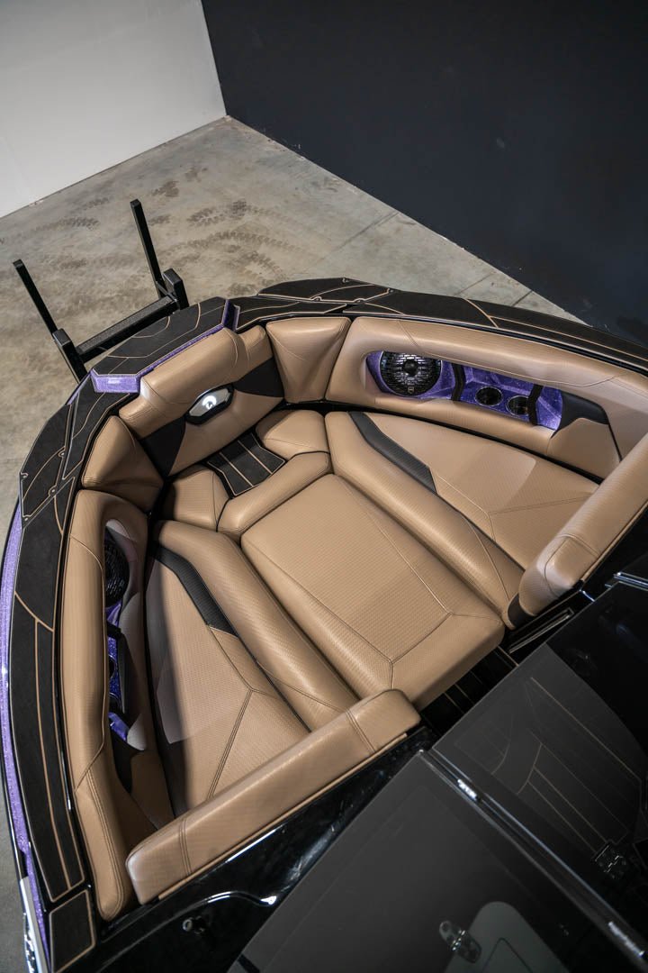 2023 Centurion Ri230 Black Flake / Purple Flake / Black - BoardCo Boats