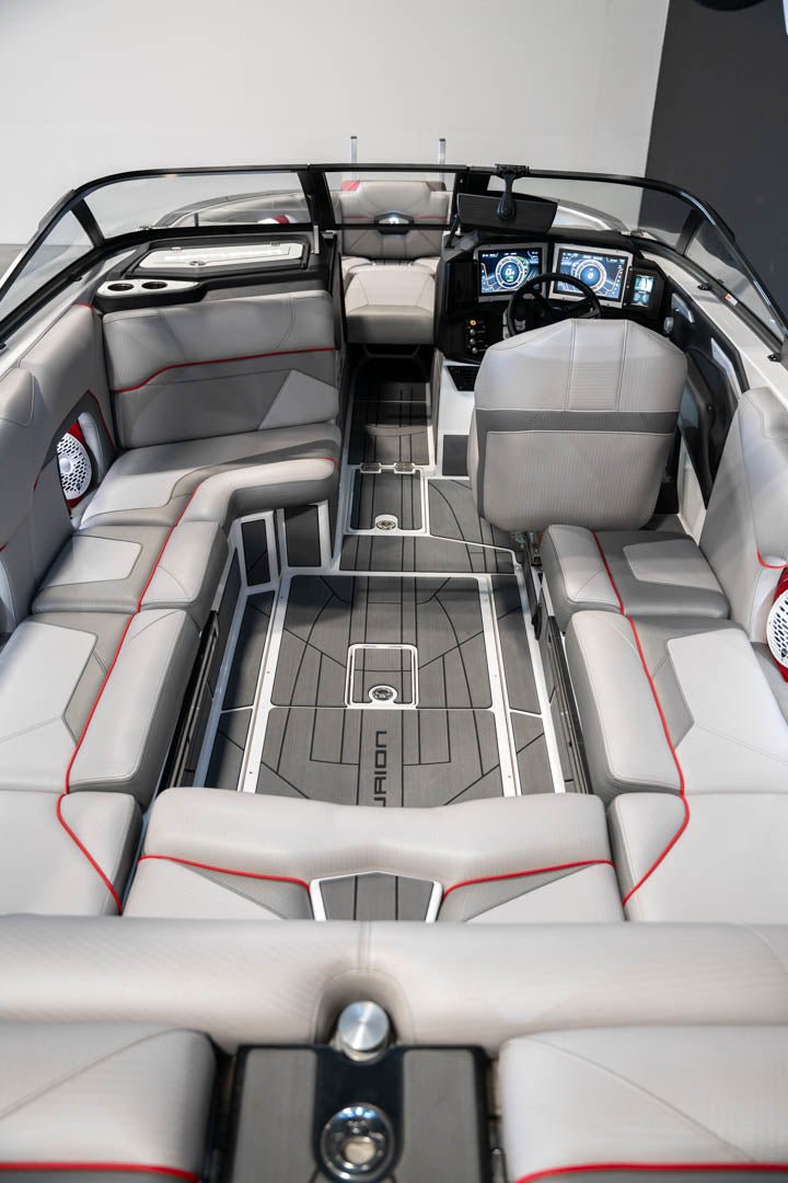 2023 Centurion Ri230 Red Flake / White - BoardCo Boats
