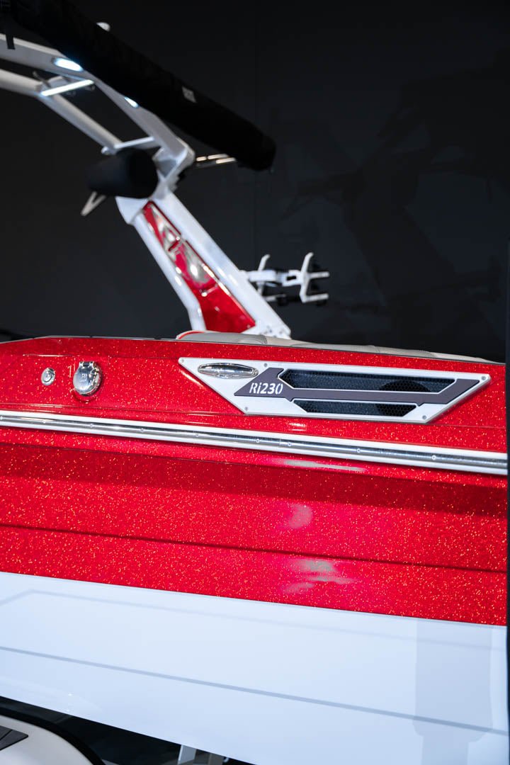 2023 Centurion Ri230 Red Flake / White - BoardCo Boats