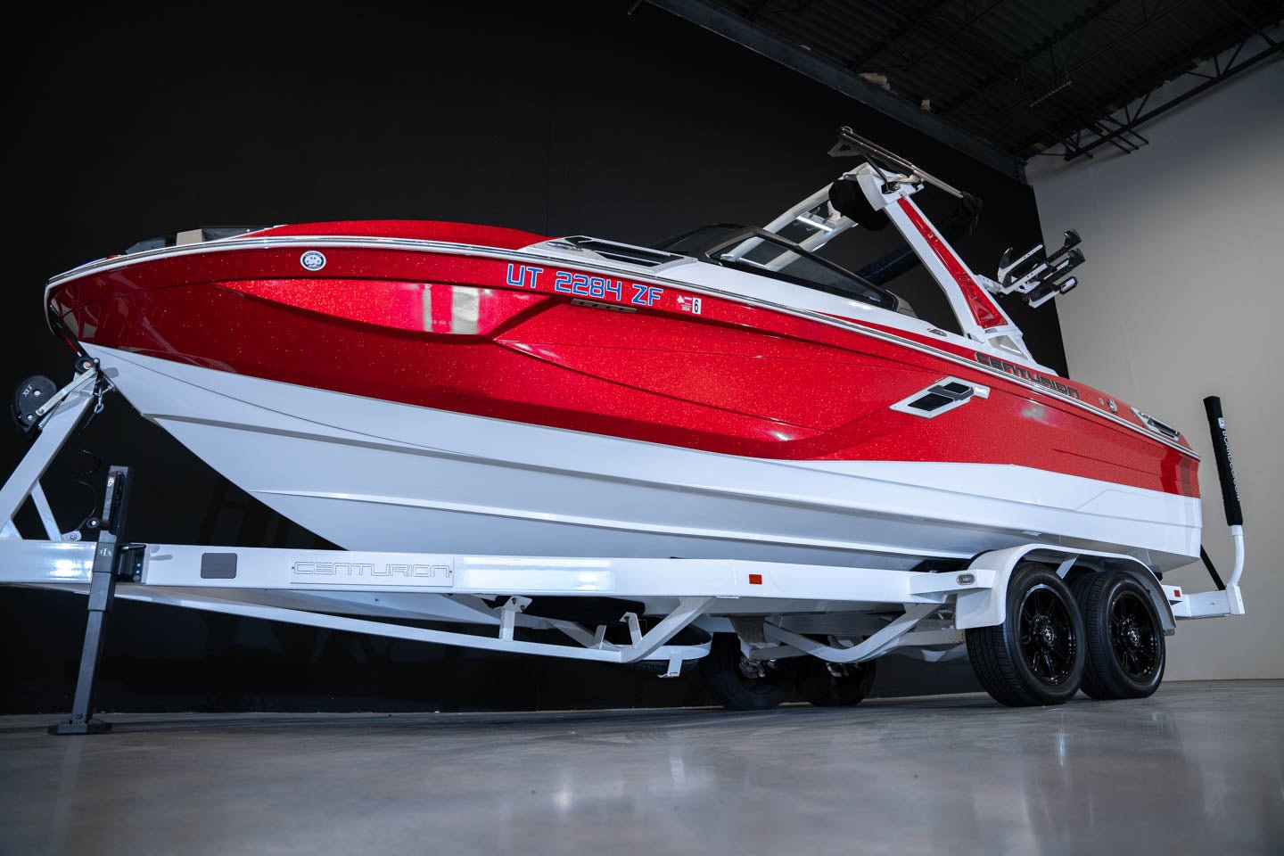 2023 Centurion Ri230 Red Flake / White - BoardCo Boats