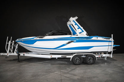 2023 Centurion Ri230 White / Electric Blue - BoardCo Boats