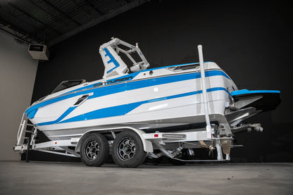 2023 Centurion Ri230 White / Electric Blue - BoardCo Boats