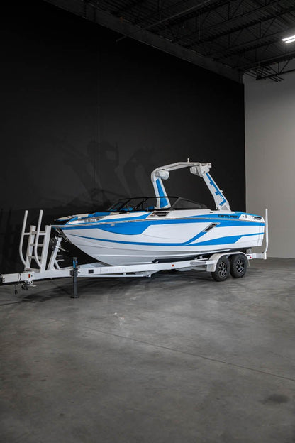2023 Centurion Ri230 White / Electric Blue - BoardCo Boats
