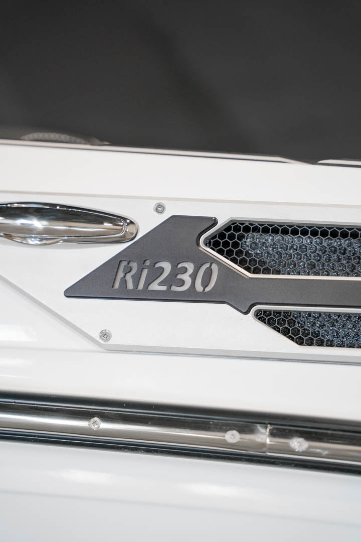 2023 Centurion Ri230 White / White - BoardCo
