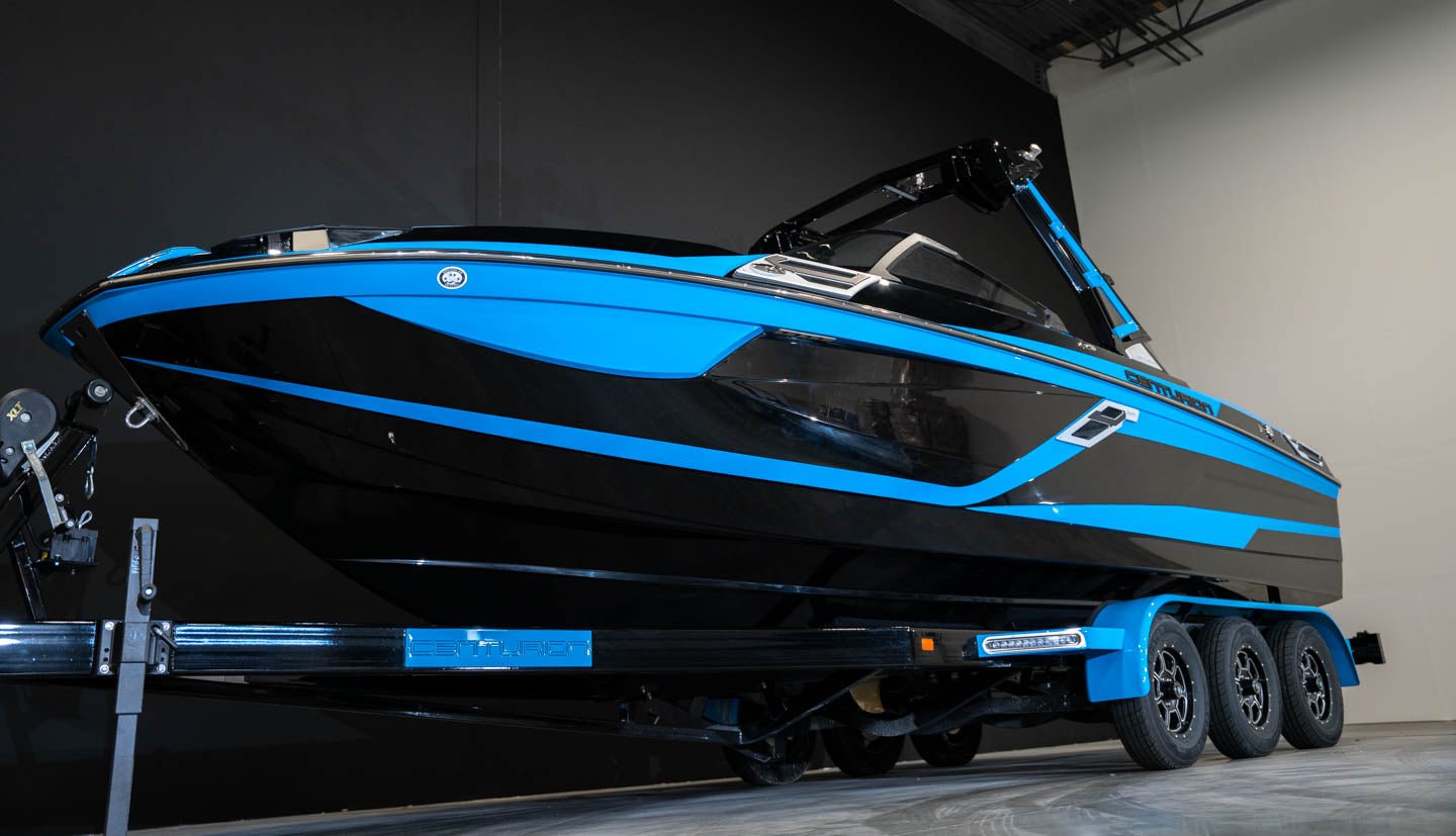 2023 Centurion Ri245 Black / Electric Blue - BoardCo Boats