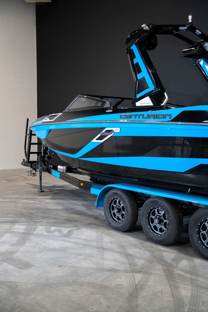 2023 Centurion Ri245 Black / Electric Blue - BoardCo Boats