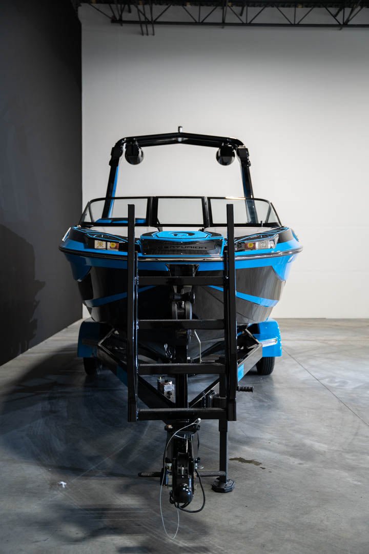 2023 Centurion Ri245 Black / Electric Blue - BoardCo Boats