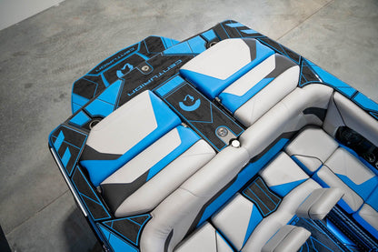 2023 Centurion Ri245 Black / Electric Blue - BoardCo Boats