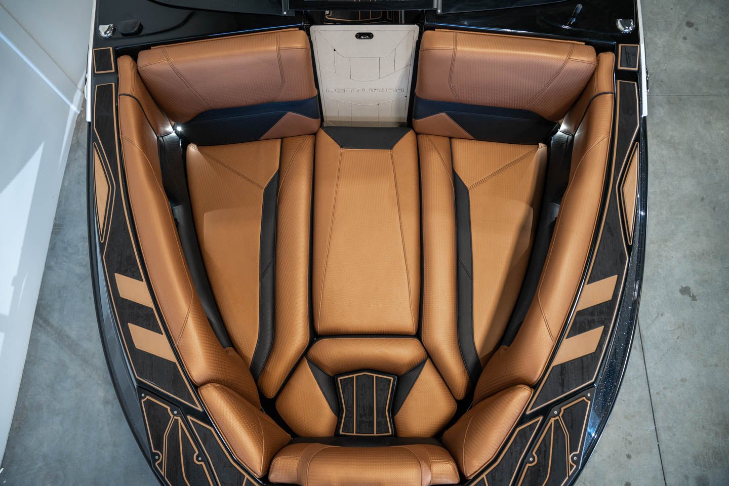 2023 Centurion Ri245 Black Flake / Black - BoardCo Boats