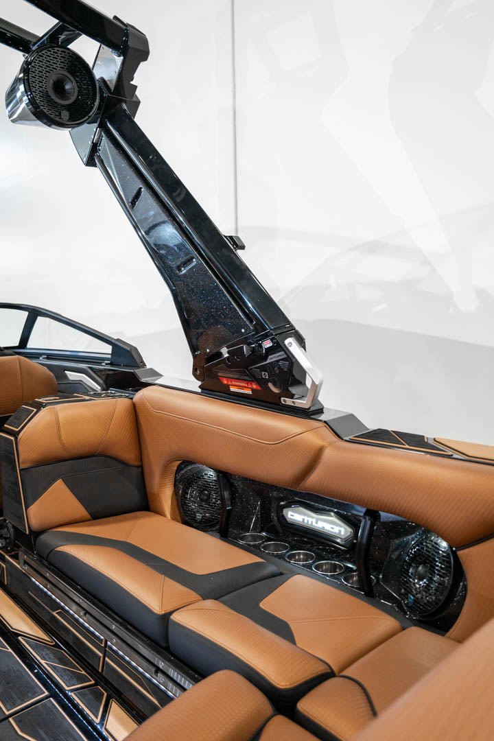 2023 Centurion Ri245 Black Flake / Black - BoardCo Boats