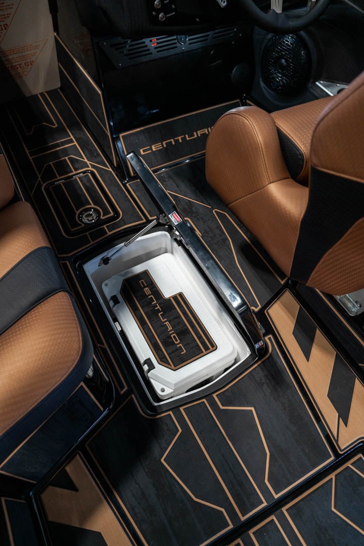 2023 Centurion Ri245 Black Flake / Black - BoardCo Boats