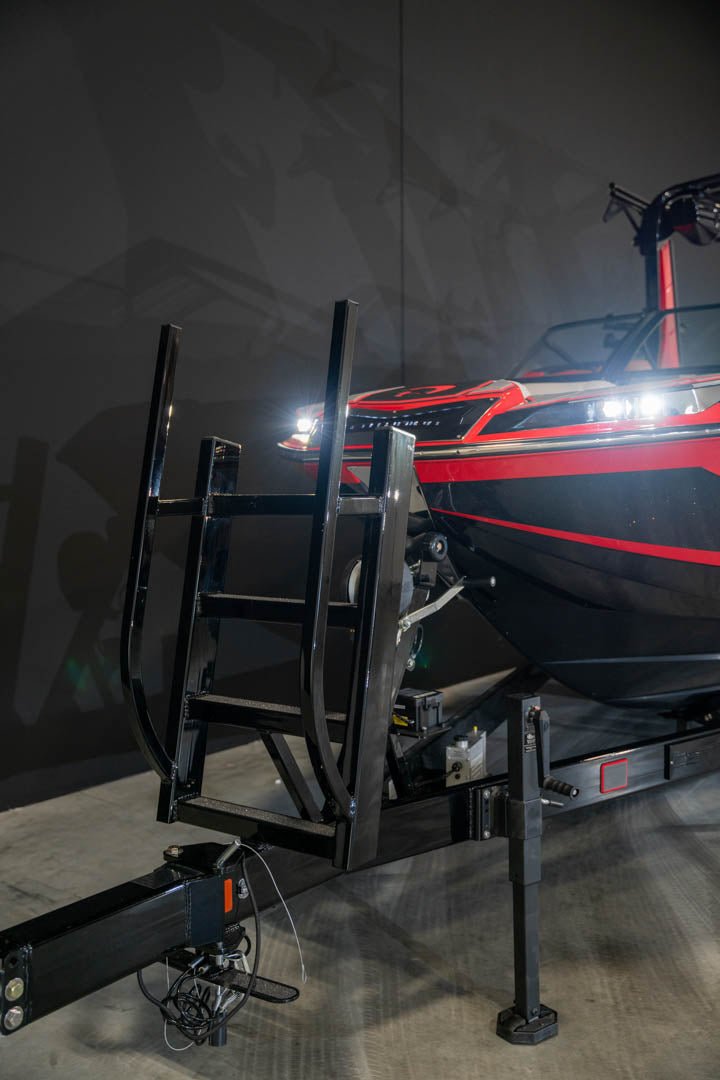 2023 Centurion Ri245 Black Flake / Too Red / Black - BoardCo Boats