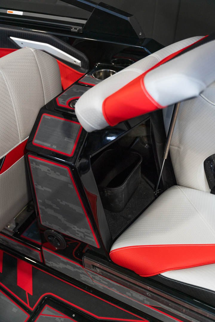 2023 Centurion Ri245 Black Flake / Too Red / Black - BoardCo Boats