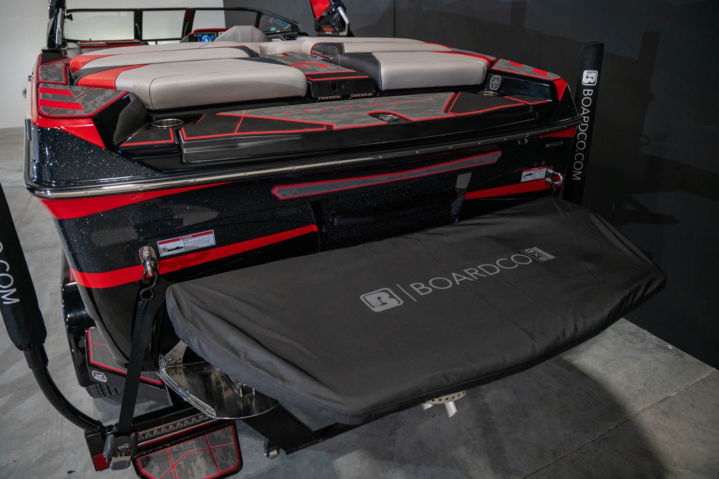 2023 Centurion Ri245 Black Flake / Too Red / Black - BoardCo Boats