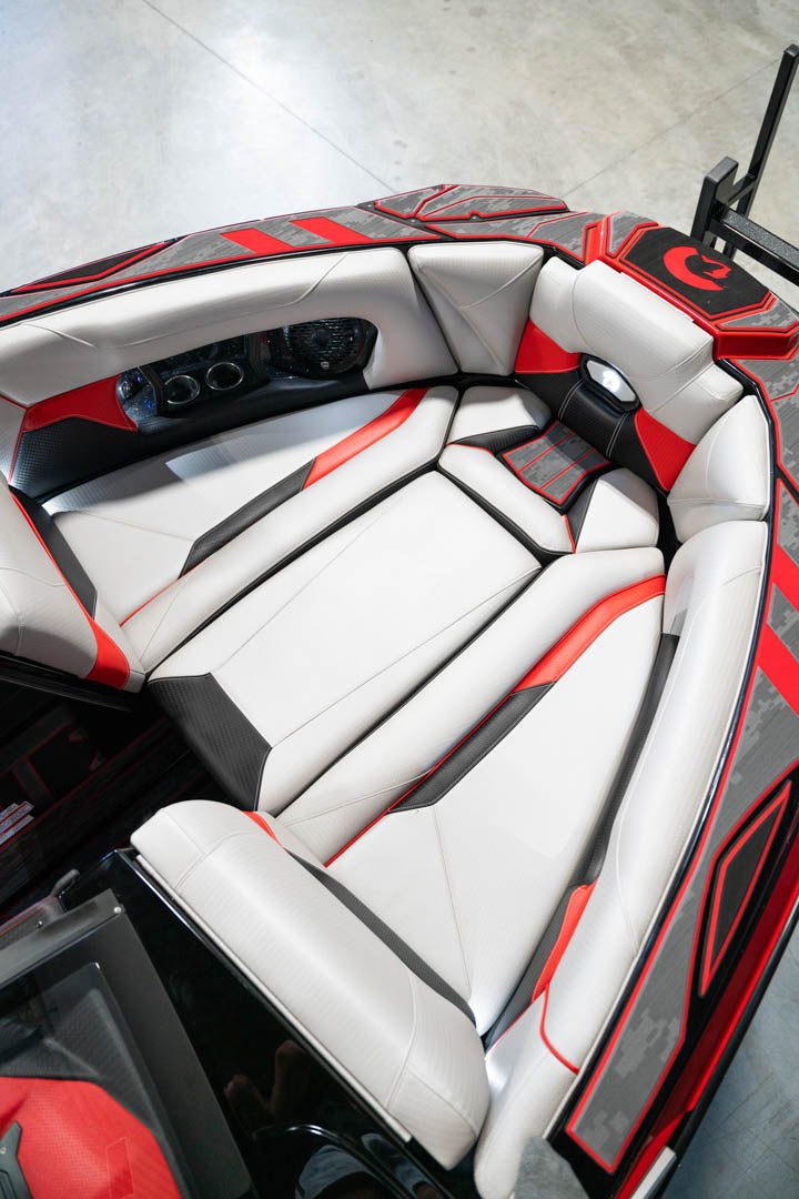 2023 Centurion Ri245 Black Flake / Too Red / Black - BoardCo Boats