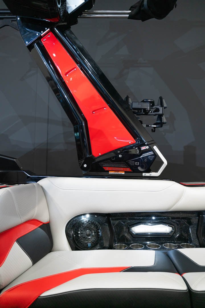 2023 Centurion Ri245 Black Flake / Too Red / Black - BoardCo Boats