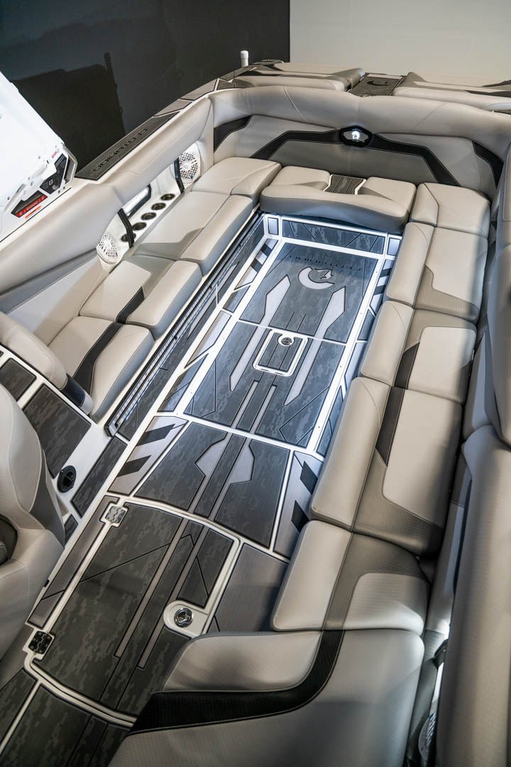 2023 Centurion Ri265 All White - BoardCo Boats