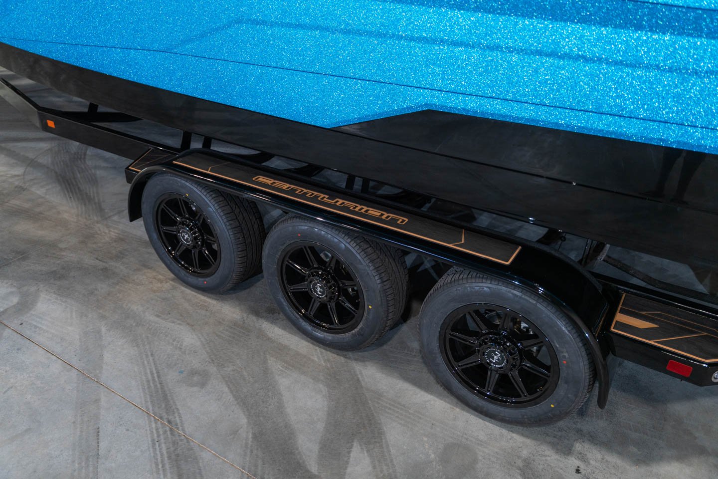 2023 Centurion Ri265 Bahama Blue Flake / Black - BoardCo Boats